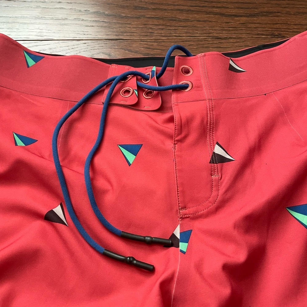 Lululemon pink coral Swim Shorts - Picture 4 of 7